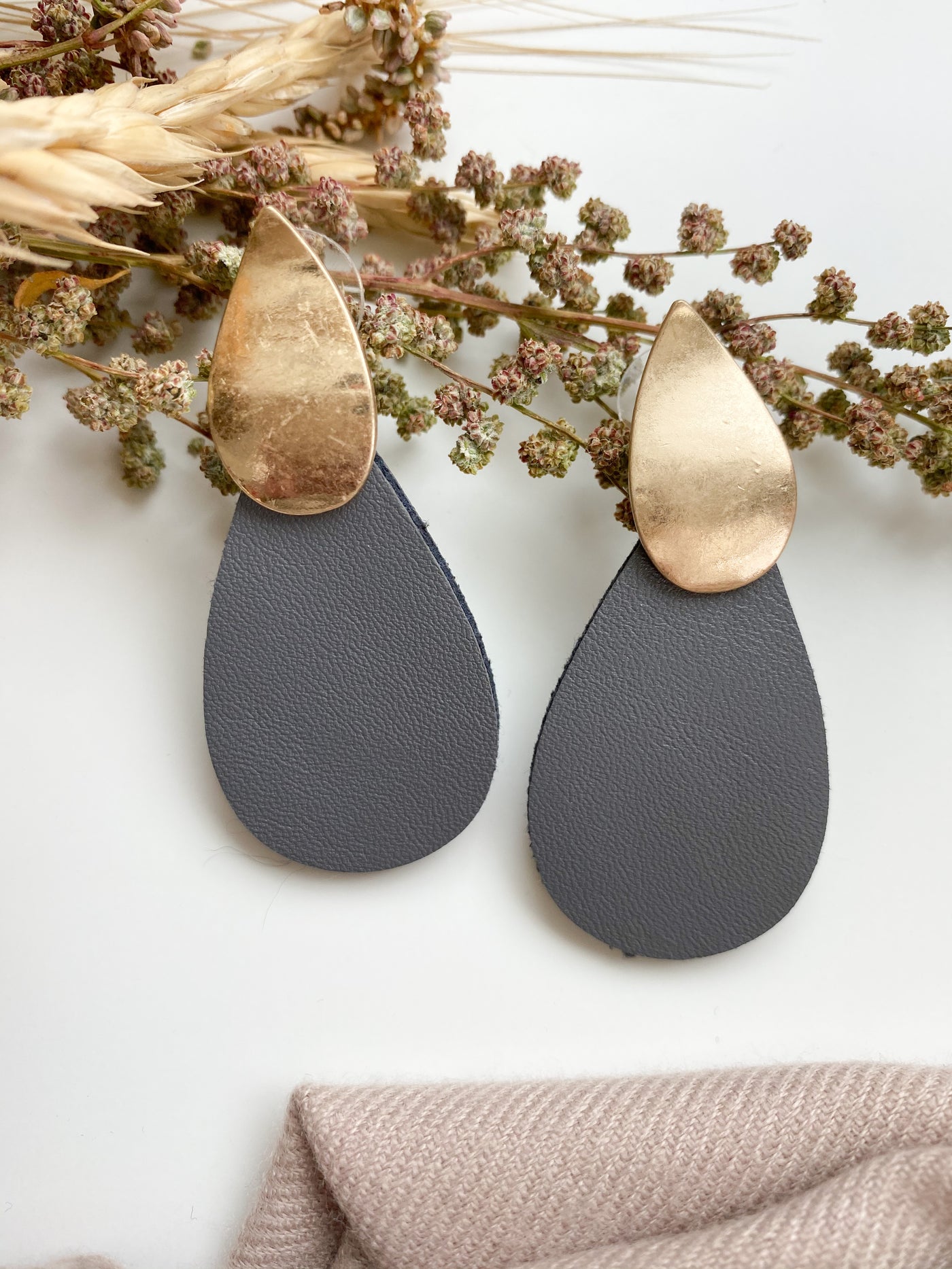 Sedona Earring Grey